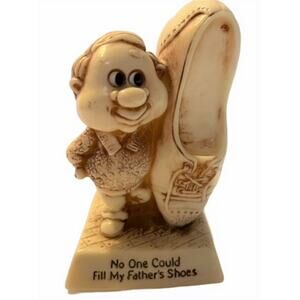 Vintage Russ Berrie and Co figurine EUC